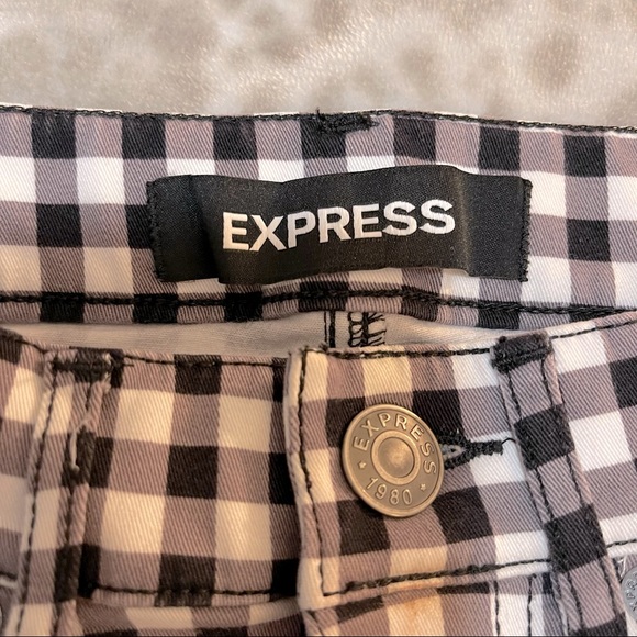 EXPRESS | Gingham High Rise Shortie Size 4 - Picture 6 of 8
